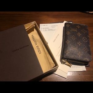 Louis Vuitton zippy compact wallet